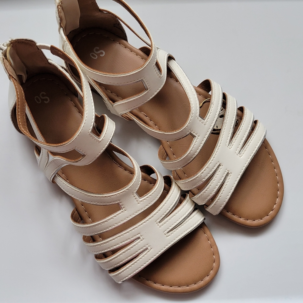 SO Hopeful white gladiator sandals size 8